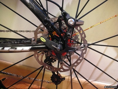 [分享] 2007 FUJI TEAM ISSUE MTB -- 5/6 零件升級 (輕量化)