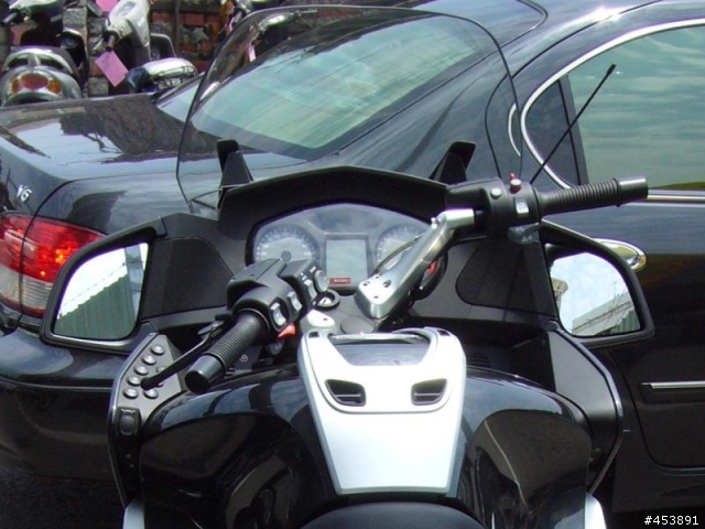 民雄鵝肉街巧遇  BMW R1200