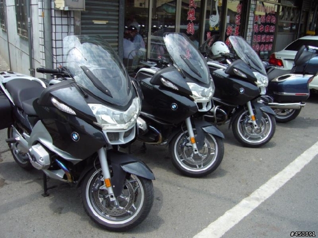 民雄鵝肉街巧遇  BMW R1200