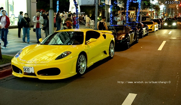 [分享]晚上11點車展...林寶堅尼
