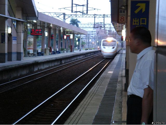 [分享]高速過彎的快感—傾斜式列車「太魯閣號」體驗
