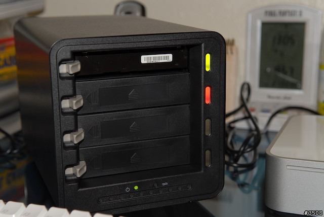 [分享] drobo storage robot 儲存機器人