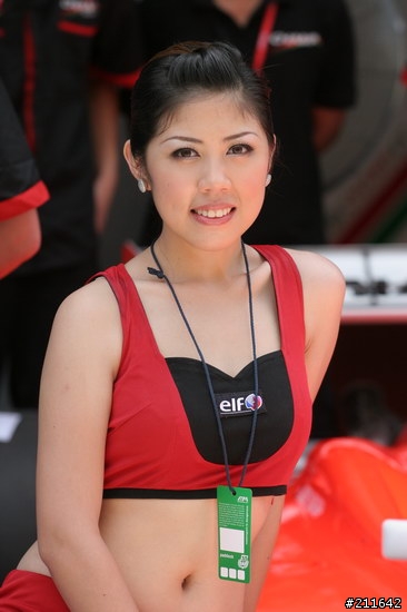 [分享] 辣辣辣.....Gal in Sepang Circuit