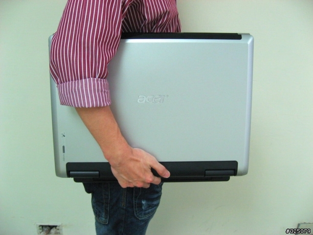 [分享]驚見龐然大物,排山倒海而來-acer Aspire9810 20.1吋--筆記型--電腦.