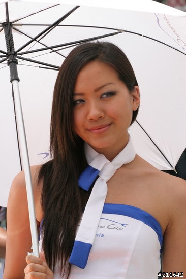 [分享] 辣辣辣.....Gal in Sepang Circuit