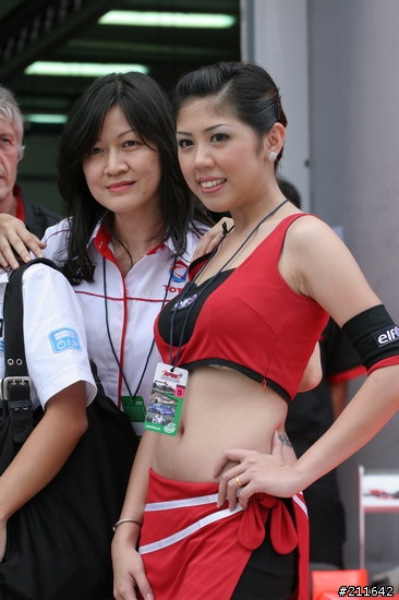 [分享] 辣辣辣.....Gal in Sepang Circuit
