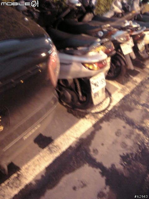 為啥機車總愛停在汽車停車格內??