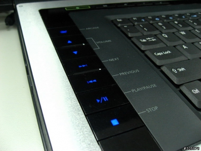 [分享]驚見龐然大物,排山倒海而來-acer Aspire9810 20.1吋--筆記型--電腦.