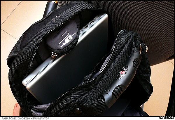 大背包能容大視野之MBP 17"的電腦背包