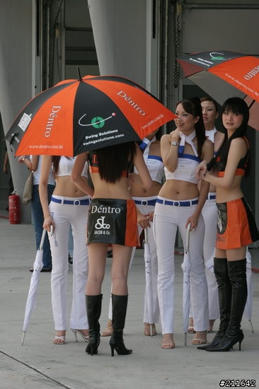 [分享] 辣辣辣.....Gal in Sepang Circuit