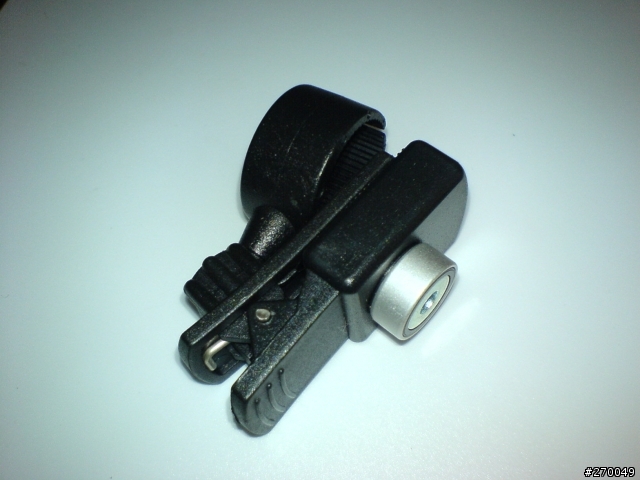 [分享]TIM(倒V)X V1白光LED 手電筒