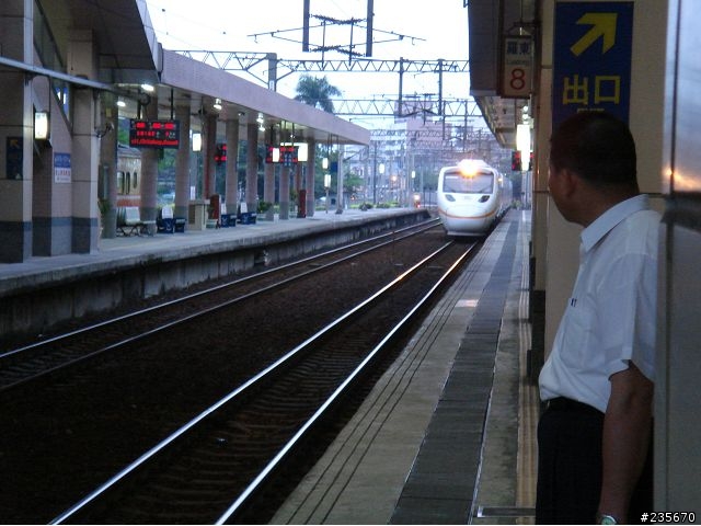 [分享]高速過彎的快感—傾斜式列車「太魯閣號」體驗