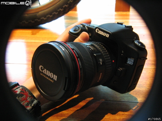 由此踏上單眼之路。。。