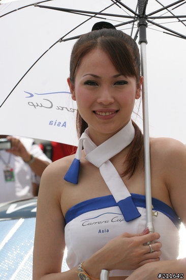 [分享] 辣辣辣.....Gal in Sepang Circuit