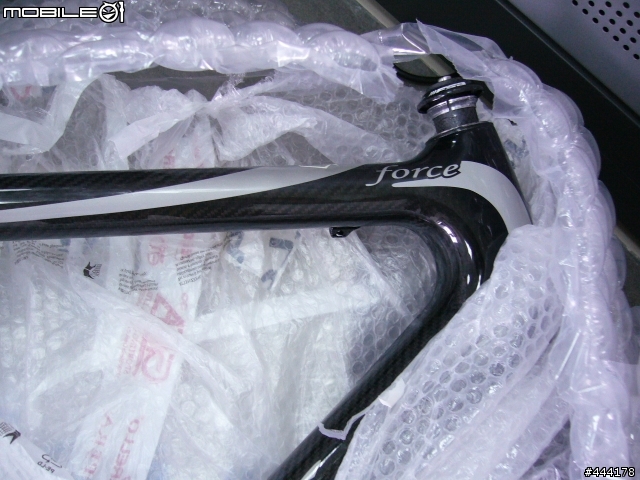 [分享]新公路車車架入荷-------isaac-carbon..續..