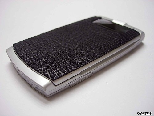 手機+皮革貼=皮革手機 DIY?? 時尚再現??