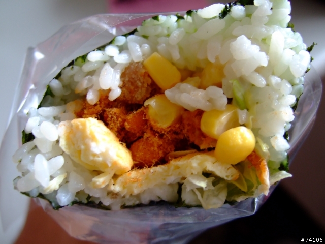 高雄楠梓加工區內--韓國海苔飯卷