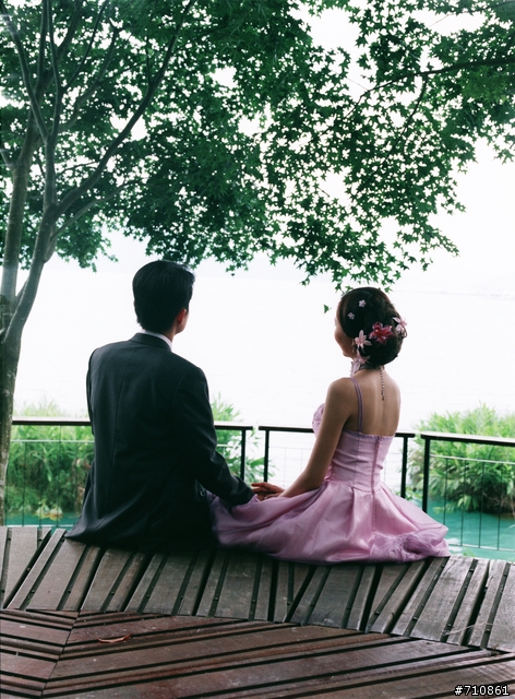 各位魔女們，可以幫我一個忙嗎?