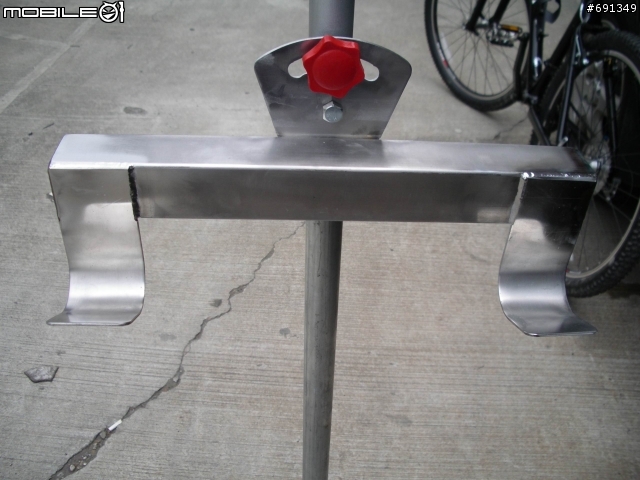 [分享]自製的愛車停車架