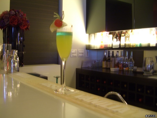 (桃園市)介紹一個可以喝美酒與咖啡的店
