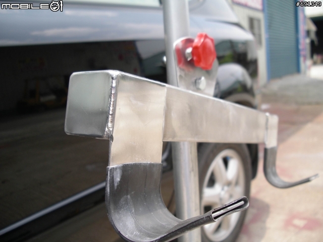 [分享]自製的愛車停車架
