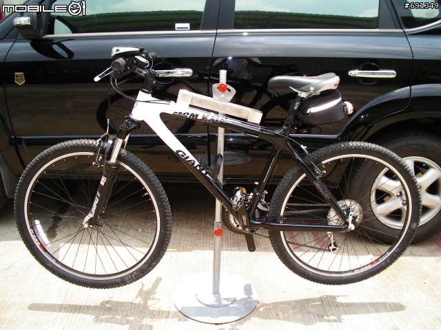 [分享]自製的愛車停車架