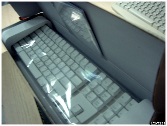 [開箱]WIN系統與APPLE無線鍵盤、無線滑鼠之間的統一,太讚啦!!!