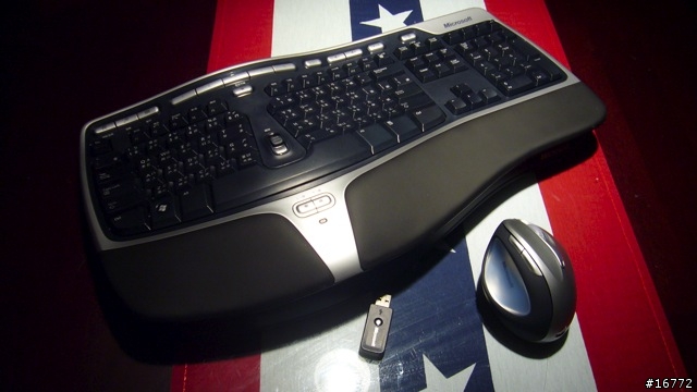[新知] 人體工學的鍵盤滑鼠新世紀: Microsoft Natural Ergonomic Desktop 7000