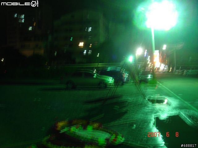 位於岡山即將開發市場旁的"燒呼呼"燒烤店 岡山美食