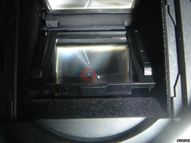 [請益] D80 反光鏡鑲著"不明物體"