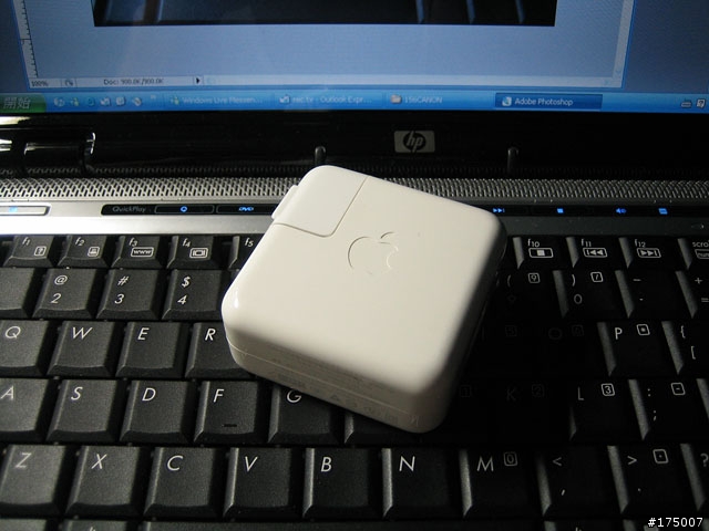 請問可以用iPod 的USB Power adapter 來給V3i 充電嗎?