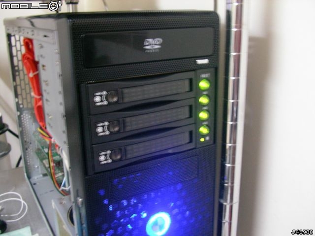 用 SNT-2131 抽取盒玩RAID 0+1