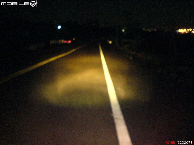 [分享]SYM RX-110 超亮大燈測試 （已從12v35w2鎢絲升級為12v35w4鎢絲）