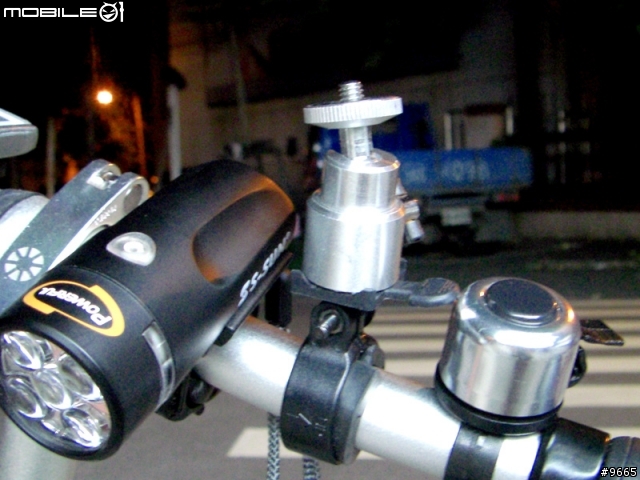 [分享]DIY相機&DV腳架(架在腳踏車握把上)