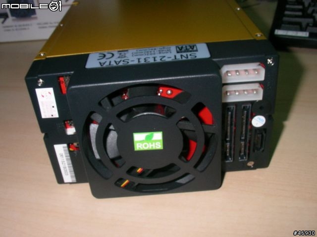 用 SNT-2131 抽取盒玩RAID 0+1