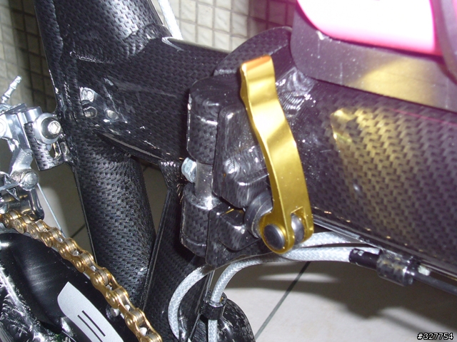 [改裝逸品] 騎自己的車I 世界唯一自製化 碳纖維小折公路跑車