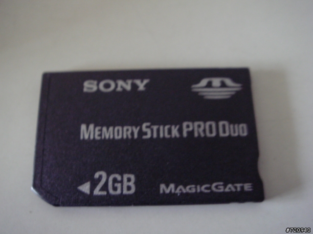 來秀一下妳們的PSP裝備吧！妳們會買新款的PSP嗎?