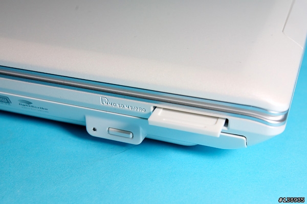 [分享]純白新體驗 - ASUS W7S開箱分享