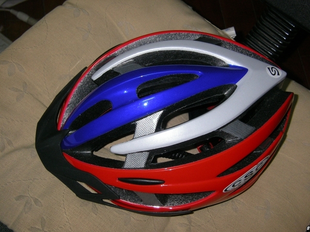 終於找到適合我的安全帽