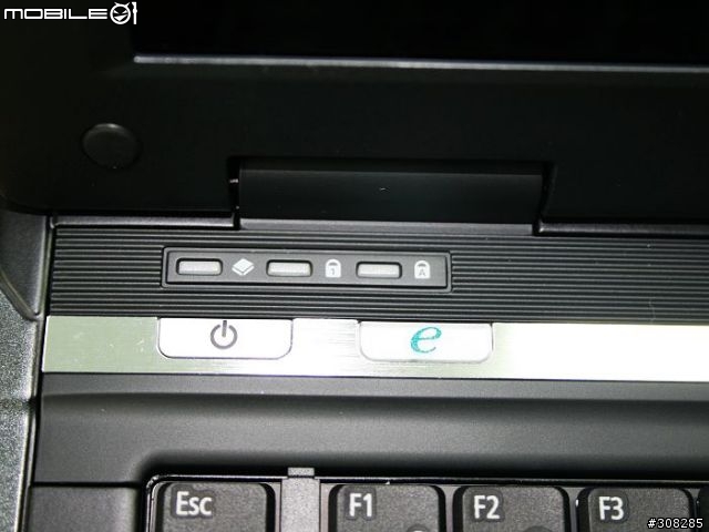 [分享]人生中第一台NB之ACER 6292 開箱文