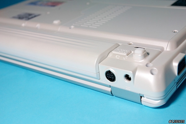 [分享]純白新體驗 - ASUS W7S開箱分享