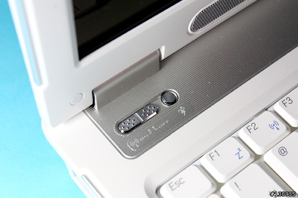 [分享]純白新體驗 - ASUS W7S開箱分享