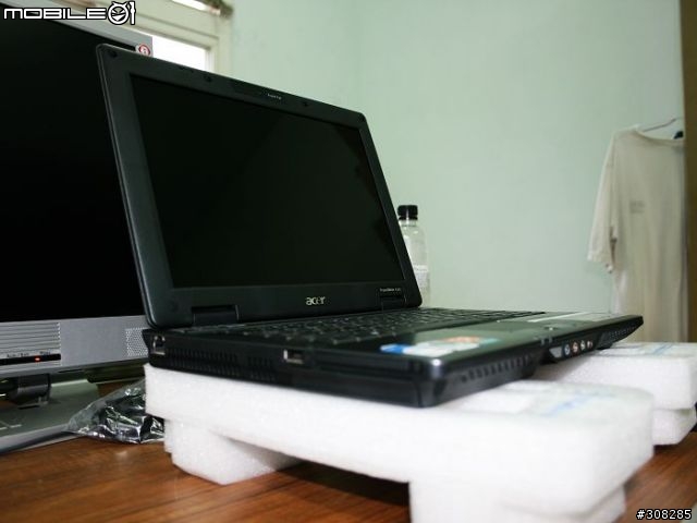 [分享]人生中第一台NB之ACER 6292 開箱文