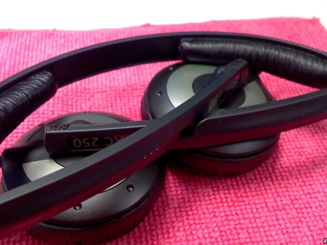 [分享]Sennheiser PXC-250 開箱拉