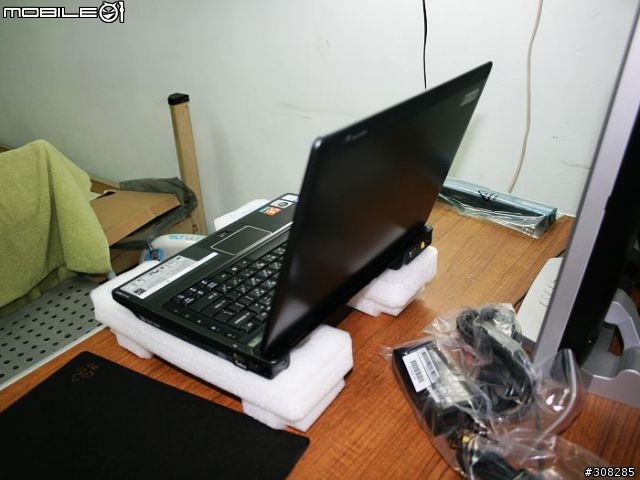 [分享]人生中第一台NB之ACER 6292 開箱文