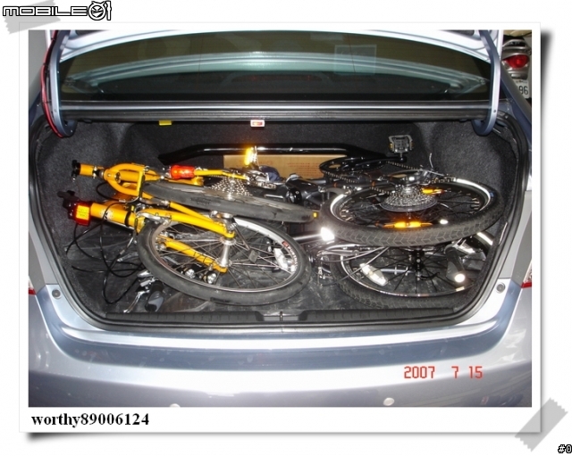 [分享]DAHON SPEED P8 + KHS F20-T2 塞入行李箱折疊示範 (CIVIC 8)