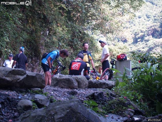 [旅程分享] 烏來內洞遊樂區探險(圖多請注意)