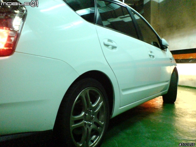 [購車心得]TOYOTA Prius / Camry 2.0G (買prius嚕，附17吋腳圖)