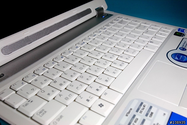 [分享]純白新體驗 - ASUS W7S開箱分享