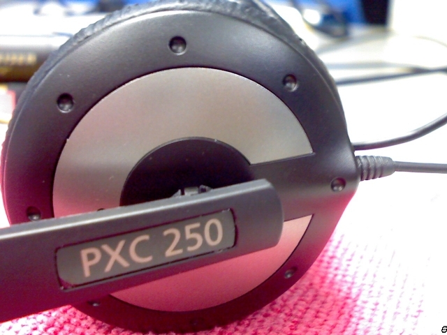 [分享]Sennheiser PXC-250 開箱拉